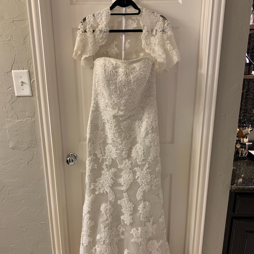 Gorgeous Oleg Cassini mermaid lace wedding dress, jacket and veil
